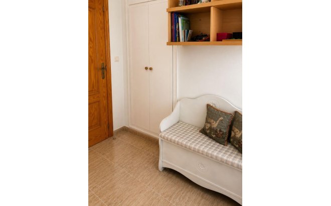 Resale - Apartment -
Orihuela Costa - Campoamor