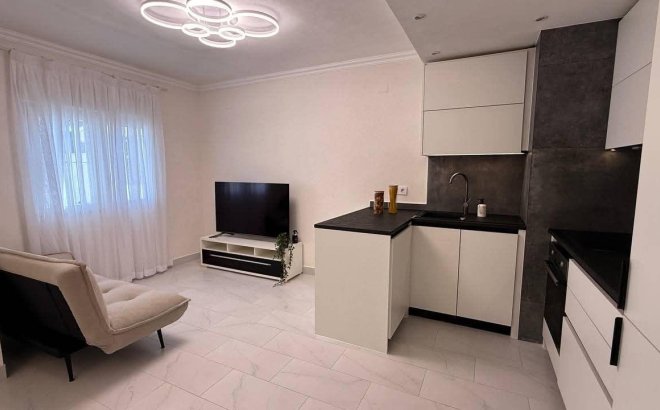 Resale - Town House -
Torrevieja - Calas Blanca