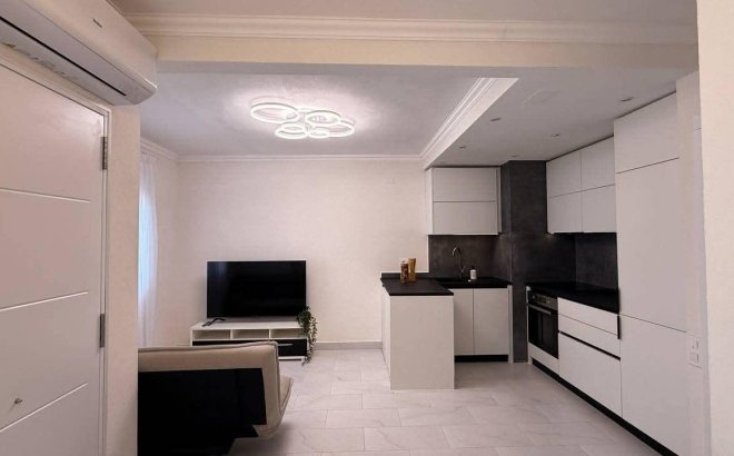 Resale - Town House -
Torrevieja - Calas Blanca