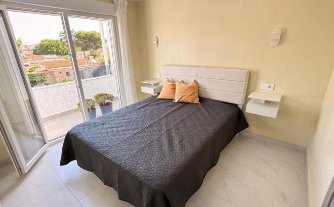 Resale - Town House -
Torrevieja - Calas Blanca