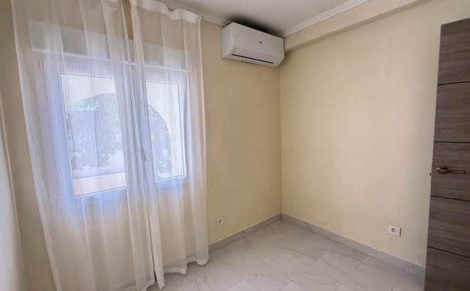 Resale - Town House -
Torrevieja - Calas Blanca