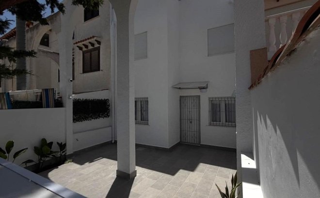 Resale - Town House -
Torrevieja - Calas Blanca