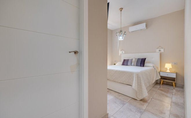 Resale - Town House -
Torrevieja - Centro
