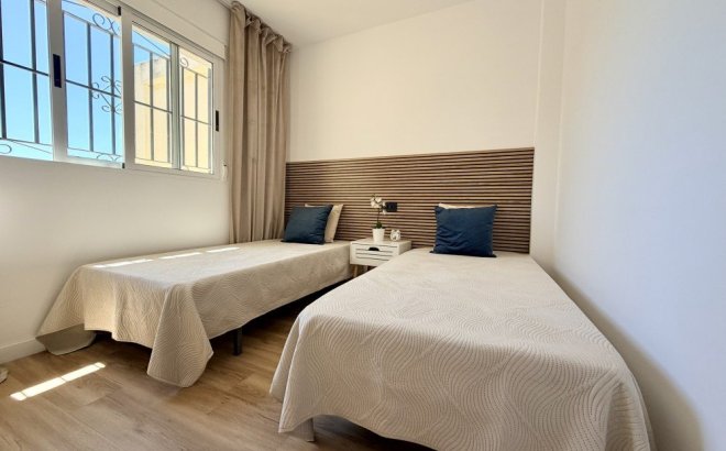 Resale - Town House -
Orihuela Costa - Costa Blanca