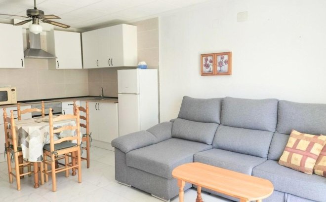 Resale - Bungalow -
Torrevieja - La Siesta - El Salado - Torreta