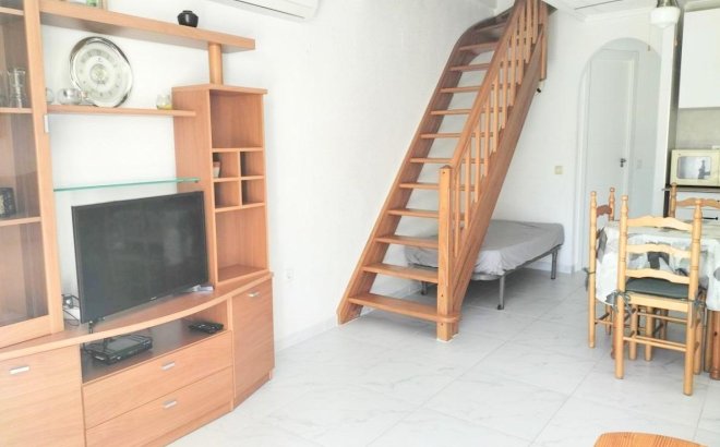 Resale - Bungalow -
Torrevieja - La Siesta - El Salado - Torreta