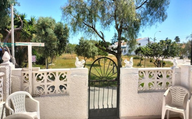 Resale - Bungalow -
Torrevieja - La Siesta - El Salado - Torreta