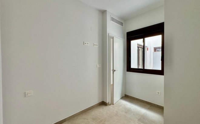 Revente - Appartement -
Torrevieja - Habaneras