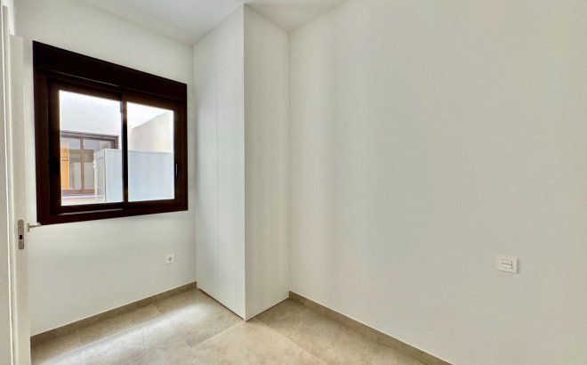 Revente - Appartement -
Torrevieja - Habaneras