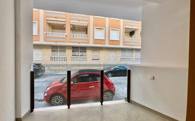 Revente - Appartement -
Torrevieja - Habaneras