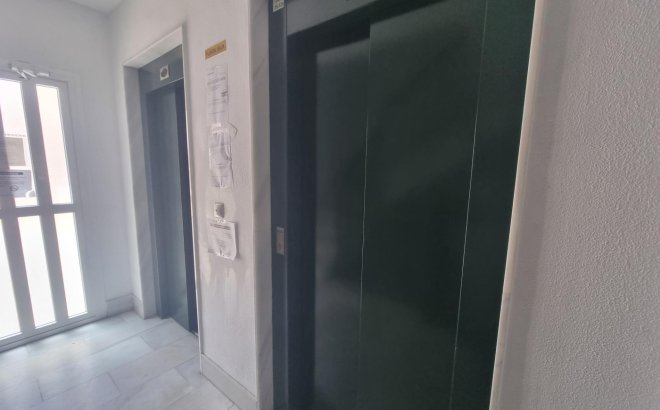 Resale - Apartment -
Torrevieja - Estacion De Autobuses