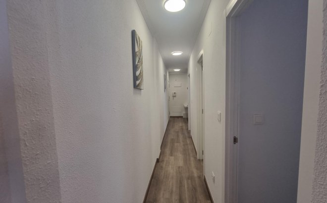 Resale - Apartment -
Torrevieja - Estacion De Autobuses