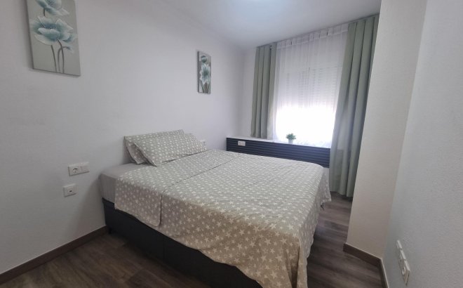 Resale - Apartment -
Torrevieja - Estacion De Autobuses