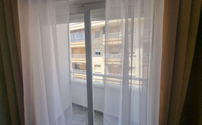 Resale - Apartment -
Torrevieja - Estacion De Autobuses
