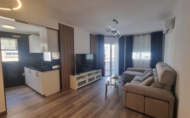 Resale - Apartment -
Torrevieja - Estacion De Autobuses