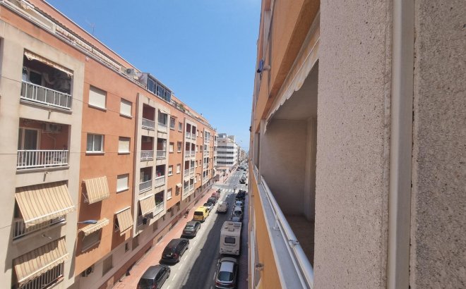 Resale - Apartment -
Torrevieja - Estacion De Autobuses