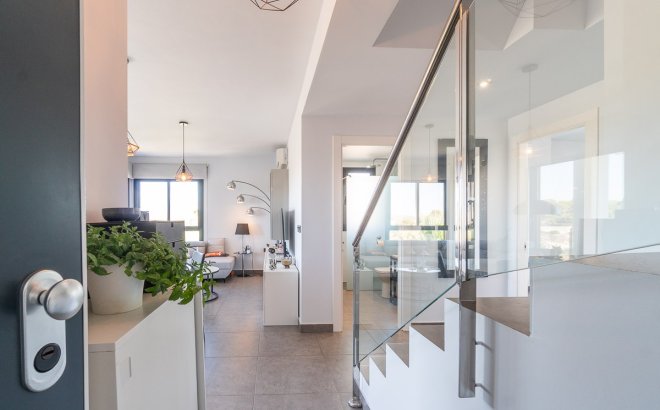 Resale - Penthouse -
Villamartin - Costa Blanca
