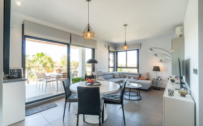 Resale - Penthouse -
Villamartin - Costa Blanca