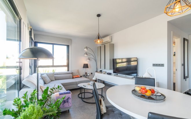 Resale - Penthouse -
Villamartin - Costa Blanca