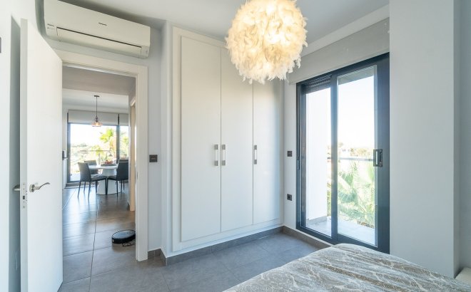 Resale - Penthouse -
Villamartin - Costa Blanca