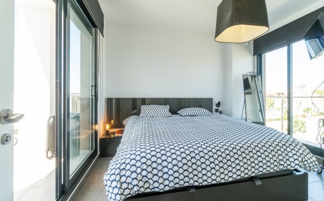 Resale - Penthouse -
Villamartin - Costa Blanca