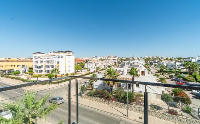 Resale - Penthouse -
Villamartin - Costa Blanca