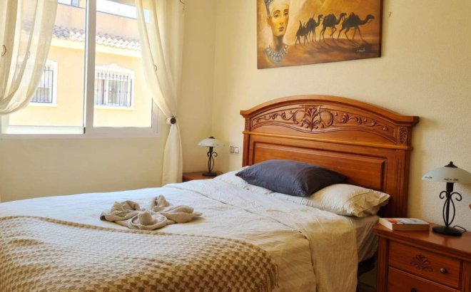 Resale - Villa -
Villamartin - Costa Blanca