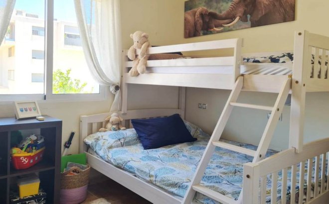 Resale - Villa -
Villamartin - Costa Blanca