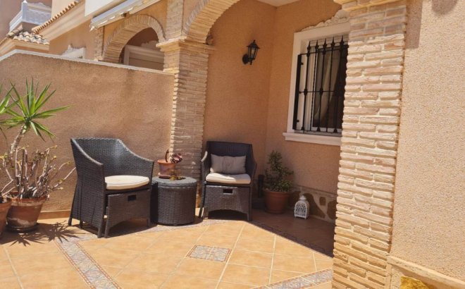 Resale - Villa -
Villamartin - Costa Blanca