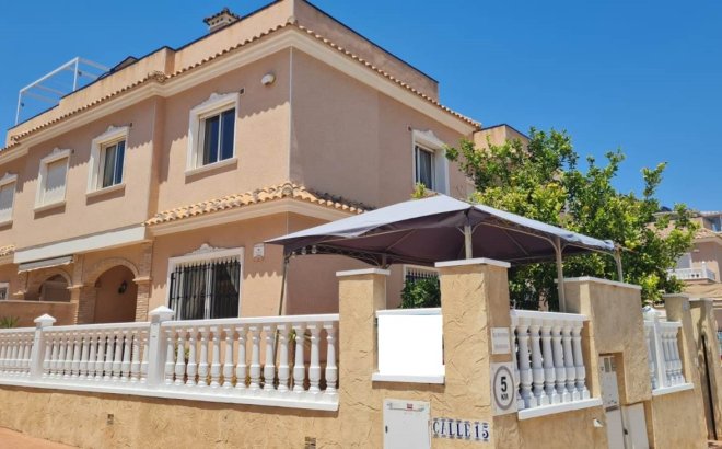 Resale - Villa -
Villamartin - Costa Blanca