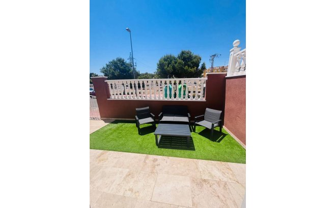 Resale - Villa -
Villamartin - Costa Blanca