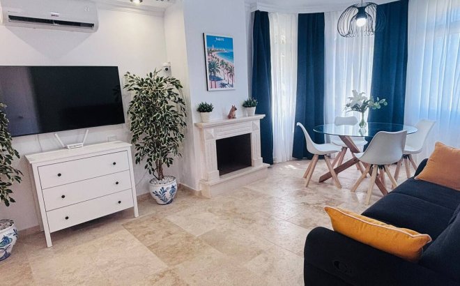 Resale - Villa -
Villamartin - Costa Blanca