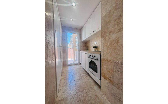 Resale - Villa -
Villamartin - Costa Blanca