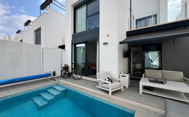 Resale - Villa -
Orihuela Costa - Villamartín-las Filipinas
