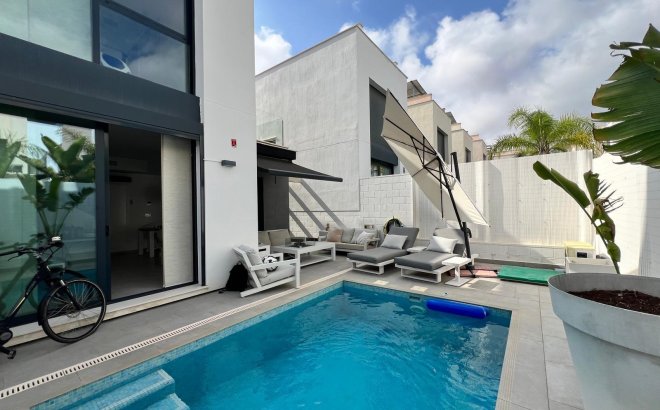 Resale - Villa -
Orihuela Costa - Villamartín-las Filipinas