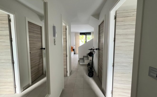 Resale - Villa -
Orihuela Costa - Villamartín-las Filipinas