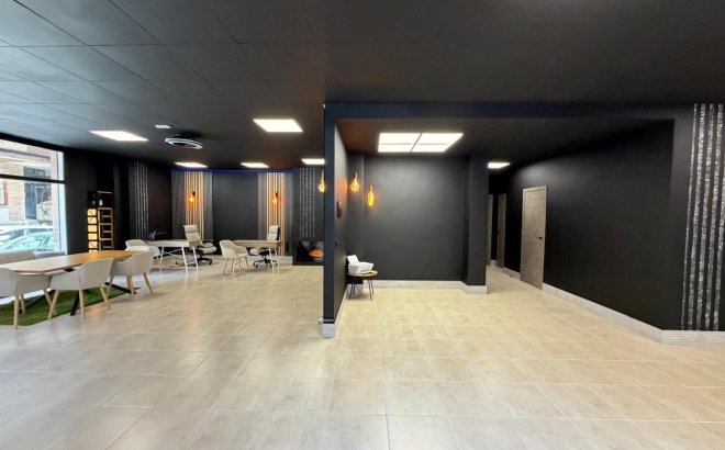 Resale - Commercial -
Torrevieja - Playa de los Locos
