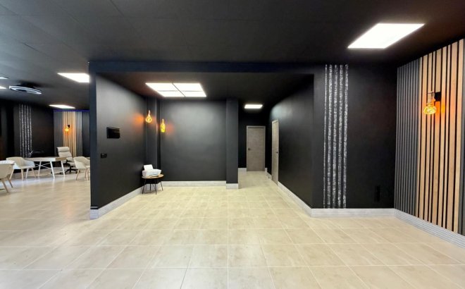 Resale - Commercial -
Torrevieja - Playa de los Locos