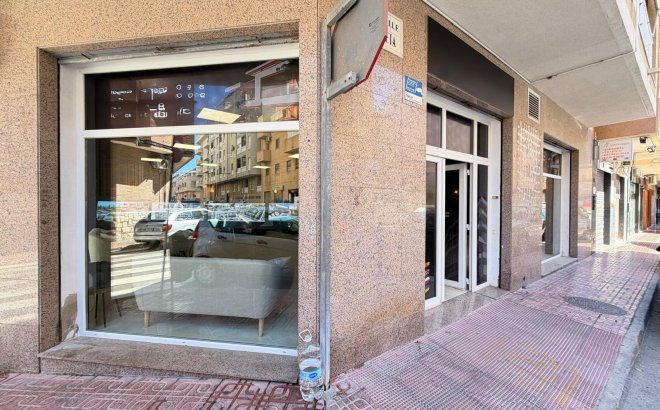 Resale - Commercial -
Torrevieja - Playa de los Locos