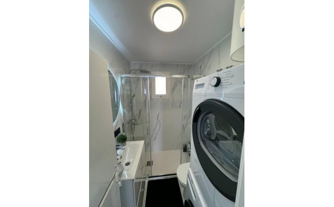 Resale - Dúplex -
Torrevieja - Carrefour