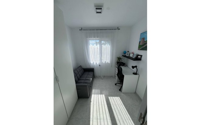 Resale - Dúplex -
Torrevieja - Carrefour