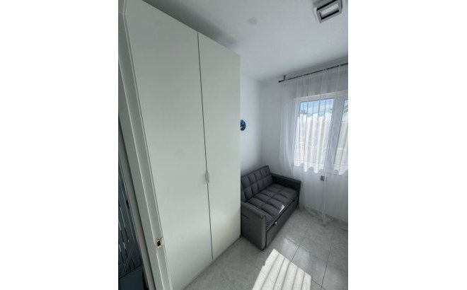 Resale - Dúplex -
Torrevieja - Carrefour