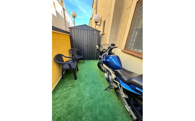 Resale - Dúplex -
Torrevieja - Carrefour