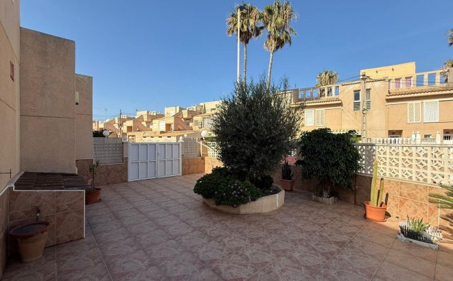 Resale - Dúplex -
Torrevieja - Los Frutales