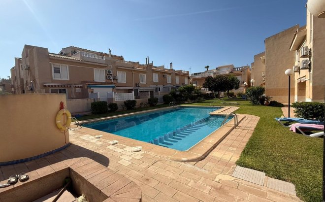 Resale - Dúplex -
Torrevieja - Los Frutales