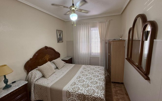 Resale - Dúplex -
Torrevieja - Los Frutales