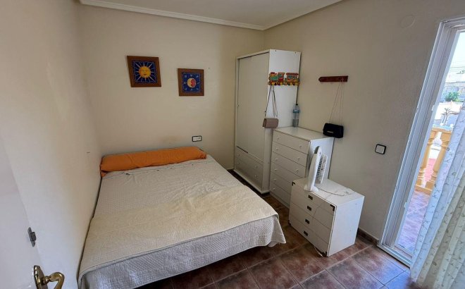 Resale - Dúplex -
Torrevieja - Los Frutales
