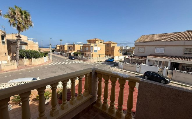 Resale - Dúplex -
Torrevieja - Los Frutales