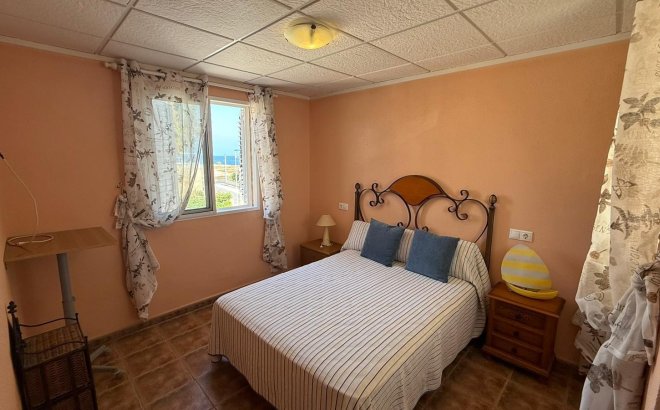 Resale - Dúplex -
Torrevieja - Los Frutales