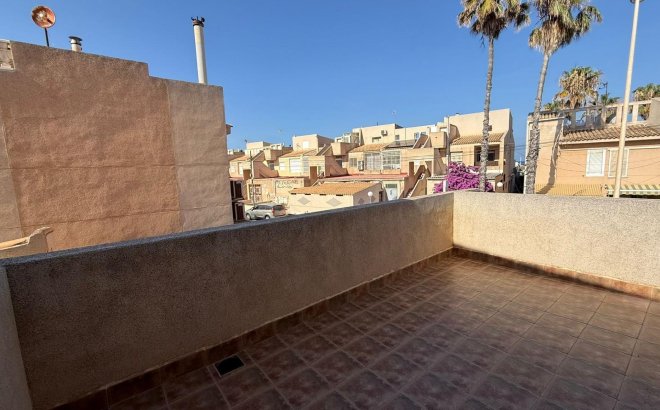 Resale - Dúplex -
Torrevieja - Los Frutales